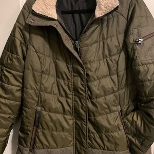 Green Free country winter puff jacket/coat with Sherpa lined hood size XL